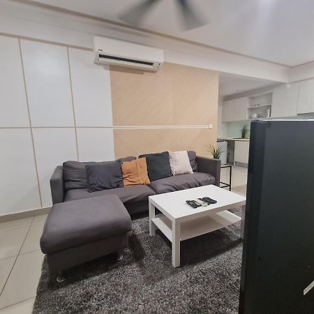 Lovely 3-Bedroom Serviced Apartment @ Cyberjaya Bagian luar foto