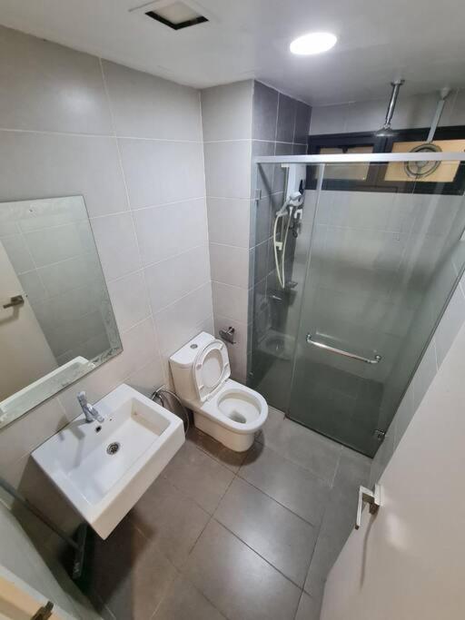 Lovely 3-Bedroom Serviced Apartment @ Cyberjaya Bagian luar foto