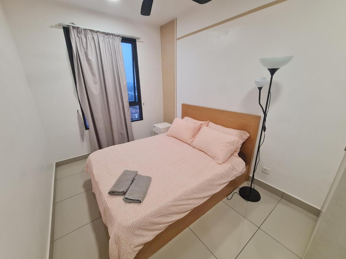 Lovely 3-Bedroom Serviced Apartment @ Cyberjaya Bagian luar foto